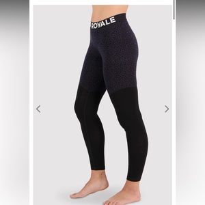 Mons Royale Womens Merino Baselayer 200 Arctic Leopard Small